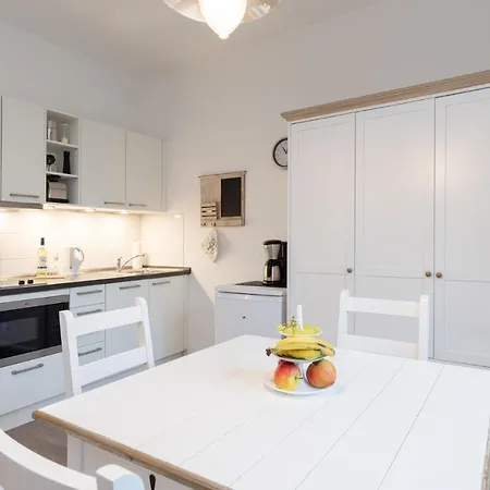 Ferienwohnung Die 8 *